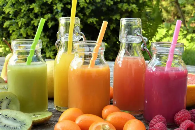 Przepisy na zdrowe koktajle z blendera, które zachwycą Twoje kubki smakowe