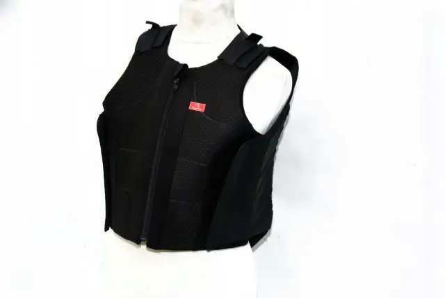 Żółwik jeździecki: Pełna ochrona czy swoboda? Wybierz mądrze!