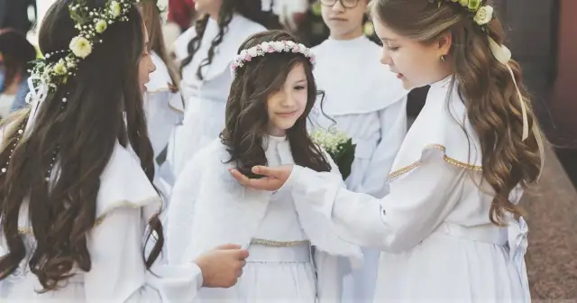 Ile kosztuje fotograf na komunię? Ceny, pakiety i porady