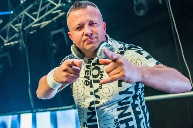 Ile lat ma DJ Akun? Zaskakujące fakty o jego karierze DJ-skiej