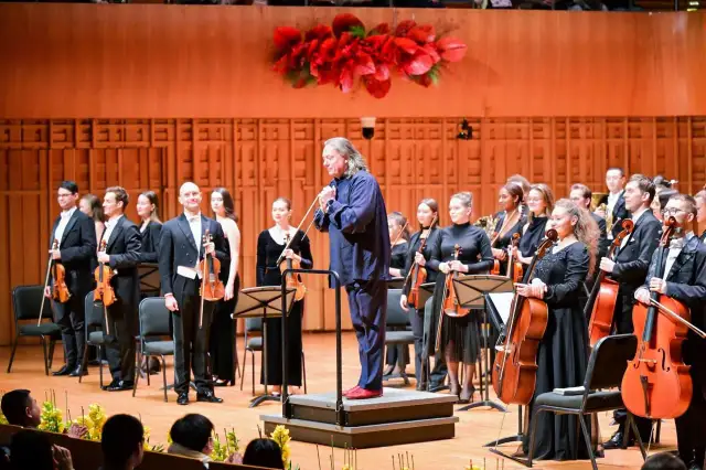 Królewska orkiestra symfoniczna przy pałacu w wilanowie – historia i koncerty