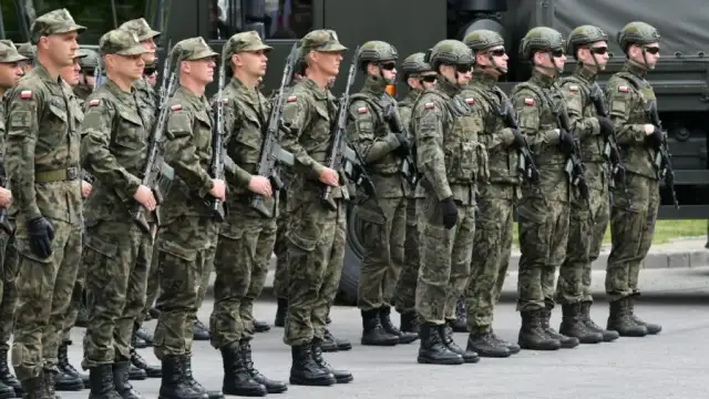 Kiedy wypłata za dobrowolną zasadniczą służbę wojskową? Sprawdź szczegóły