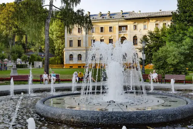 Krynica-Zdrój: Atrakcje na każdą pogodę? Odkryj najlepsze!