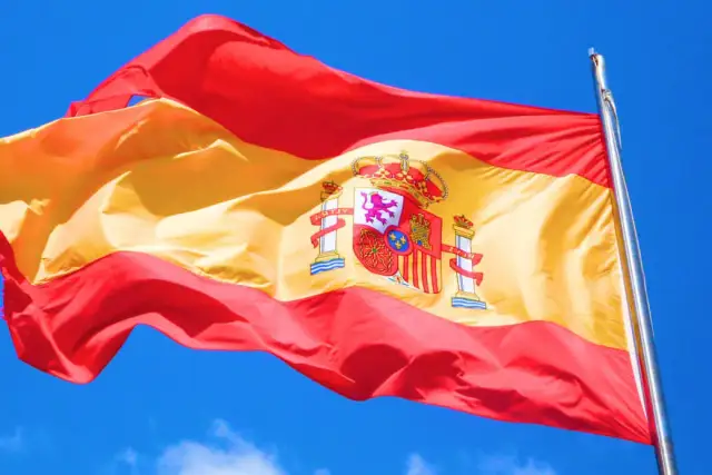 Ile trwa lot z Warszawy do Malagi? Sprawdź czas przelotu i więcej