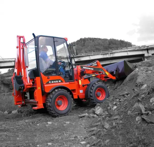 Koparko-ładowarka do 50 tys. zł: Jak wybrać sprawną i uniknąć błędów?