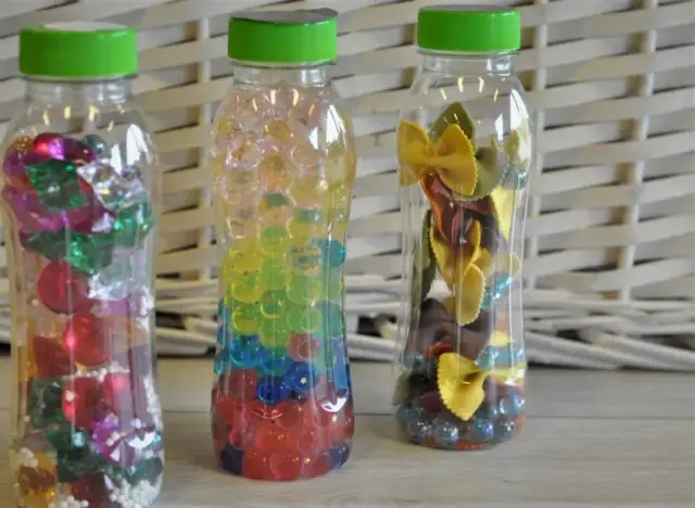 Zabawy sensoryczne z makaronem: kreatywne pomysły na rozwój dzieci