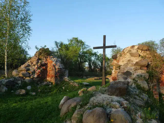 Kostrzyn nad Odrą: Polskie Pompeje i raj dla ptaków? Odkryj!