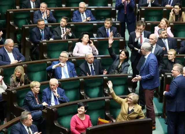 Ile zarabia poseł? Zaskakujące fakty o wynagrodzeniach i dodatkach