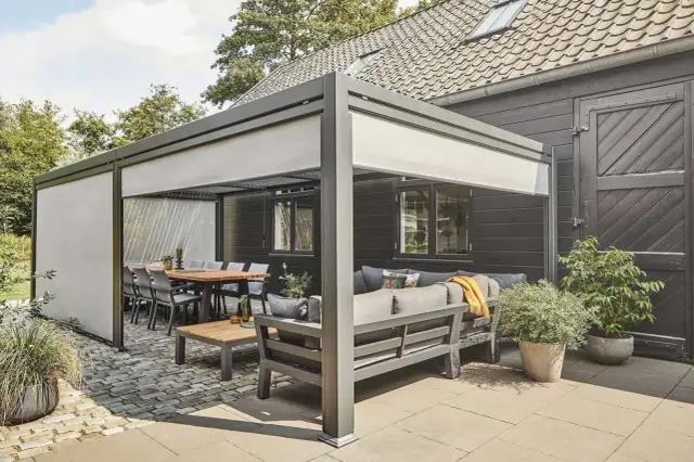 Czym pokryć pergolę? Najlepsze materiały na każdą pogodę