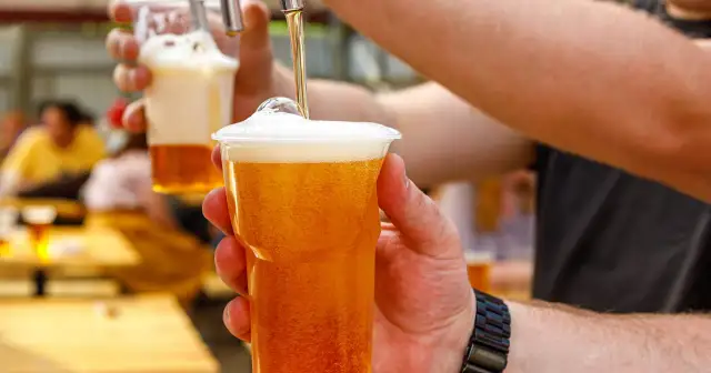 Piwo bezalkoholowe: ile ma kalorii i czy można pić na diecie?