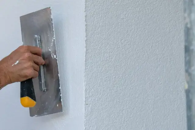 Tynk gipsowy jak długo schnie? Poznaj sekrety szybkiego schnięcia