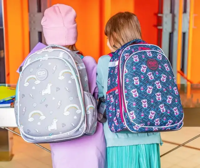 Jaki tornister dla pierwszaka? Wybierz mądrze dla zdrowego kręgosłupa
