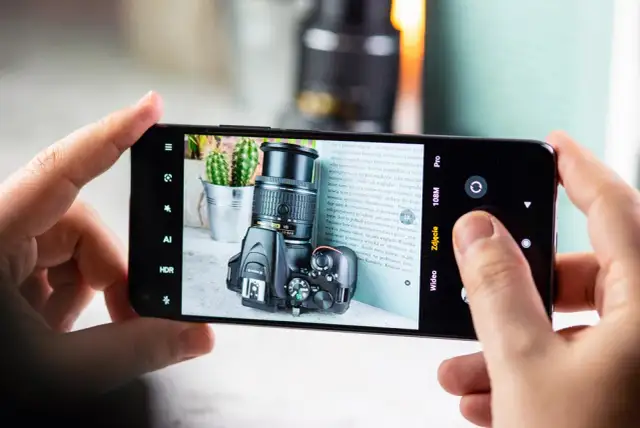 Czy warto kupić aparat? Aparat vs Smartfon porównanie 2026