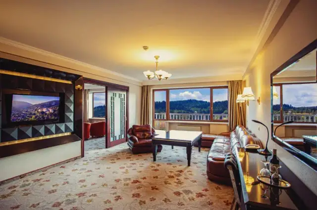 Ile kosztuje nocleg w hotelu Gołębiewski? Ceny i tajemnice rabatów