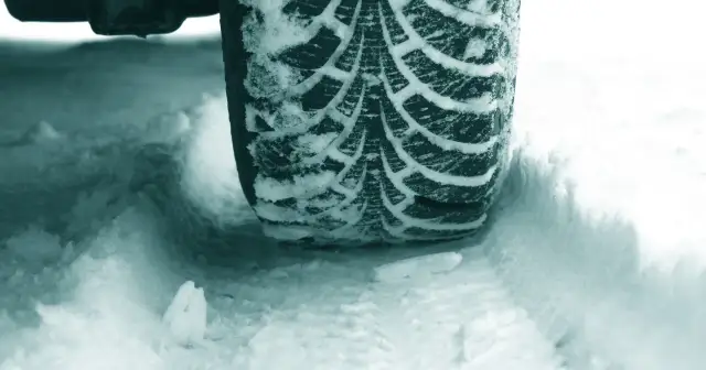 Jak długo używać opony? Wiek vs. bieżnik cała prawda!