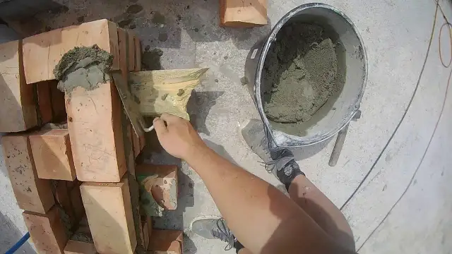 Ile cegieł na komin? Sprawdź, jak dokładnie to obliczyć