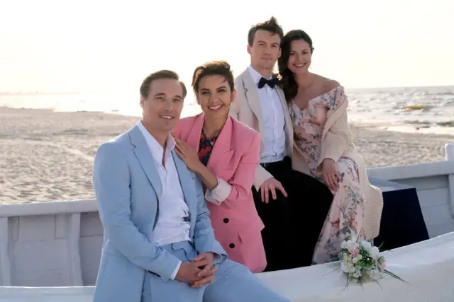 Miłość jak miód: odkryj niesamowite miejsca kręcenia nad morzem