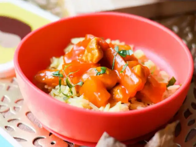 Pomysły na dania z sosem słodko-kwaśnym – proste i smaczne przepisy