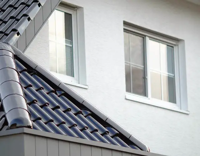 Obróbka dachu: Kluczowe techniki i materiały dla trwałości i estetyki