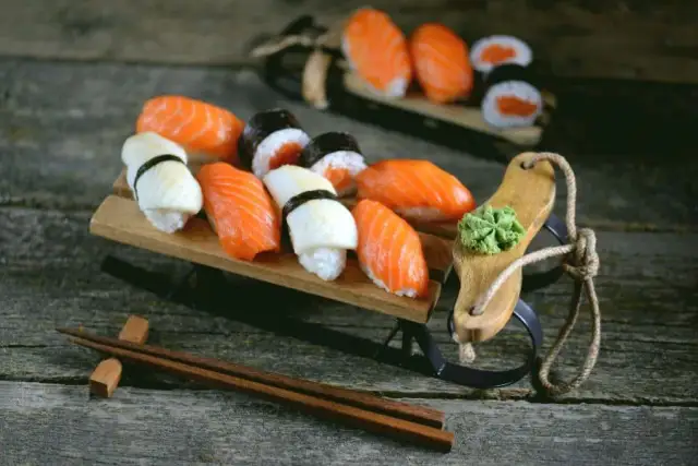 Czy sushi jest dietetyczne? Sprawdź, co warto wiedzieć o zdrowiu
