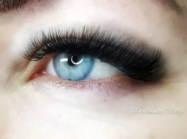 Rzęsy 1:1: Czy warto? Przewodnik po naturalnym spojrzeniu