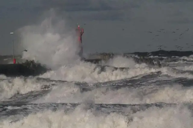 Sztormy na Bałtyku kiedy: uniknij niebezpiecznych warunków pogodowych