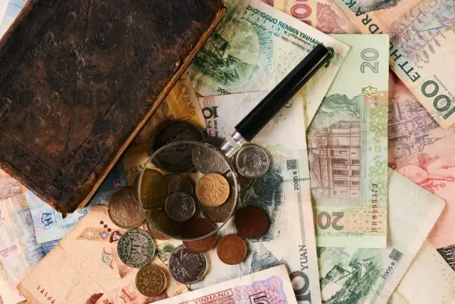 Sprzedaż książek w lombardzie: Ile zarobisz i gdzie zyskasz więcej?