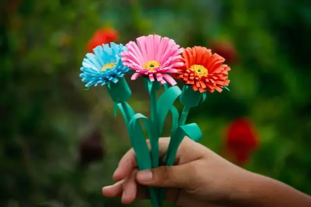 Jak zrobić bukiet ze zdrapek - kreatywne pomysły na unikalny prezent