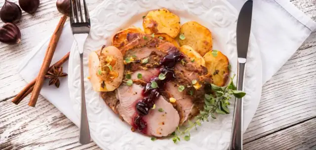 Jakie przyprawy dodać do indyka na idealną pieczeń? Przepis z 12 przyprawami