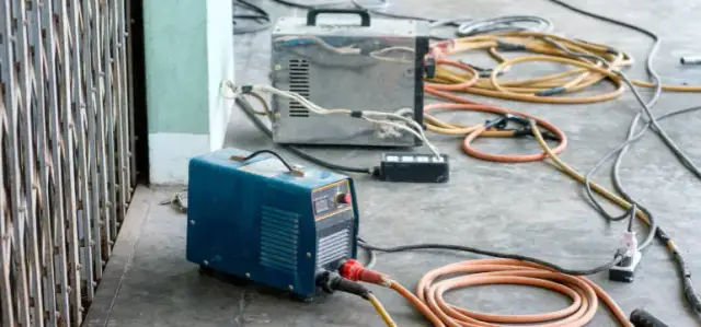 Jaka spawarka transformatorowa? Sprawdź jej wady i zalety przed zakupem