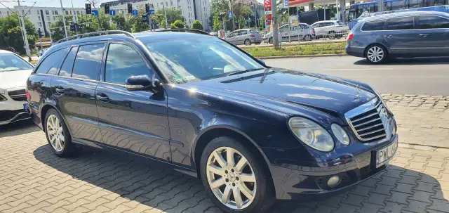 Mercedes-Benz E-Class: Historia, specyfikacje i ceny, które zaskakują