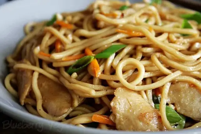 Gebratene Nudeln: So schmecken sie wie beim Lieblingschinesen!