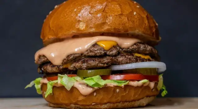 Le secret d'une sauce burger maison inoubliable : nos recettes