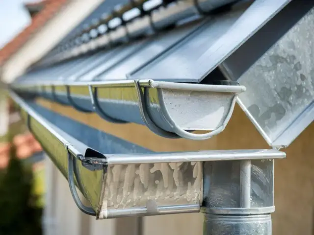 Jak skutecznie naprawić rynny ocynkowane - poradnik krok po kroku
