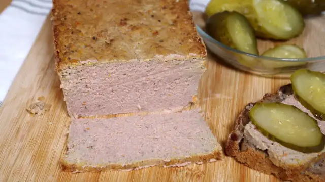 Jak zrobić pasztet wieprzowy? Sekret soczystości i smaku!