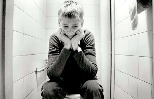 Jak odrzucenie z dzieciństwa wpływa na dorosłe życie?