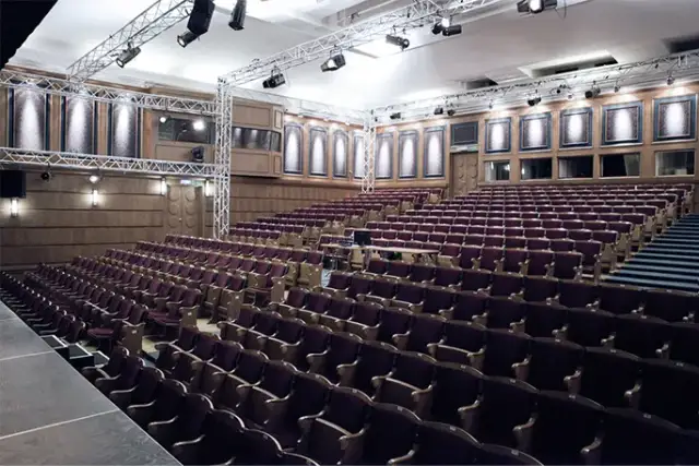 Teatr 6 piętro sala – idealne miejsce na wydarzenia i spektakle