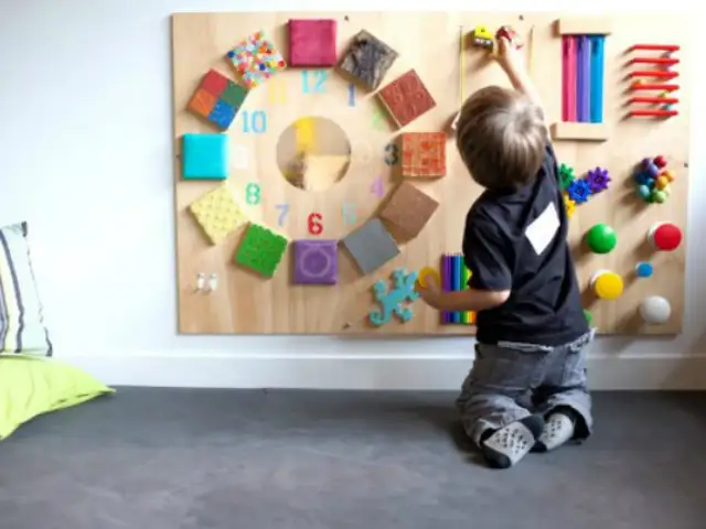 Zabawy sensoryczne w domu: Jak wspierać rozwój dziecka?