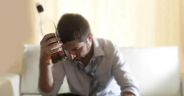 Czy alkoholizm to choroba psychiczna? Zaskakujące fakty i skutki