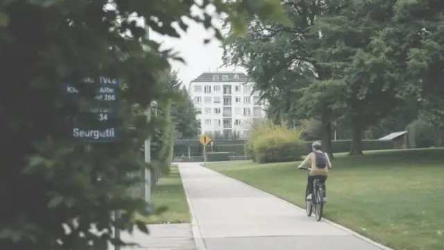 Dojazd PKP Inowrocław do Kujawiaka: Taxi, MPK, spacer co wybrać?