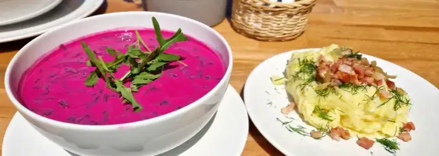 Gdzie zjeść w Toruniu? Odkryj najlepsze miejsca na wyjątkowe smaki