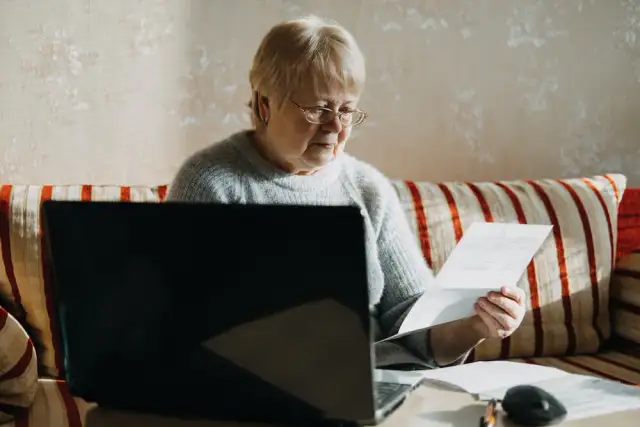 Czy zasiłek chorobowy wlicza się do emerytury? Sprawdź, jak to wpływa na przyszłość