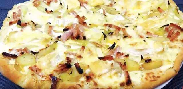 Pizza Savoyarde : la recette authentique pour un délice montagnard