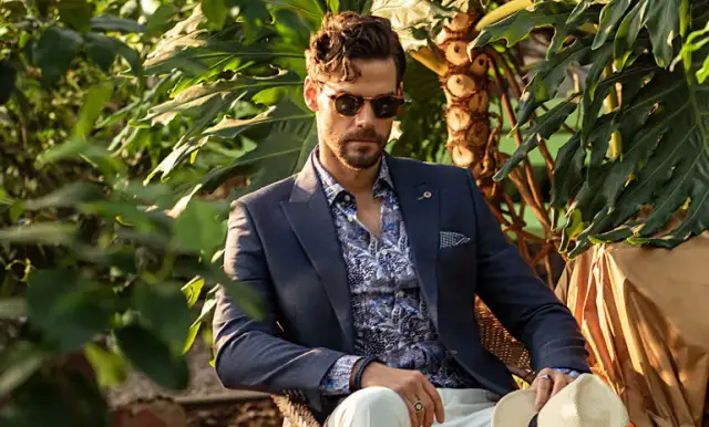 Jakie spodnie do granatowej marynarki? Odkryj idealne stylizacje na każdą okazję