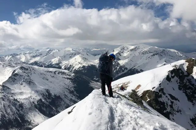 Jaki szlak zimą w Tatrach? Bezpieczne trasy dla każdego turysty
