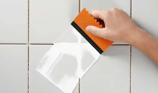 Fuga epoksydowa czy ceramiczna? Porównanie i wybór idealnej