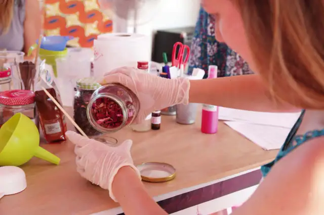 Jak prowadzić warsztaty dla dzieci, aby były angażujące i bezpieczne