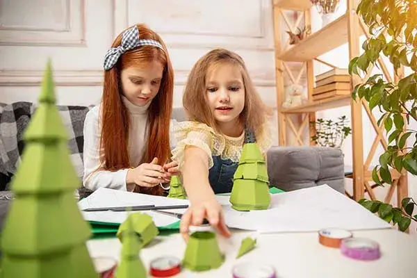 Kreatywne zabawy dla dzieci 10 lat w domu: 15 pomysłów na nudę