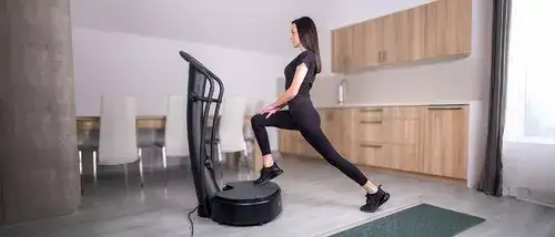 Platforma wibracyjna: Jak schudnąć? Plan, ćwiczenia, efekty