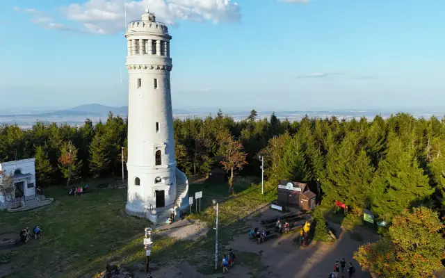 Wielka Sowa: Którym szlakiem? Wybierz idealną trasę dla siebie!